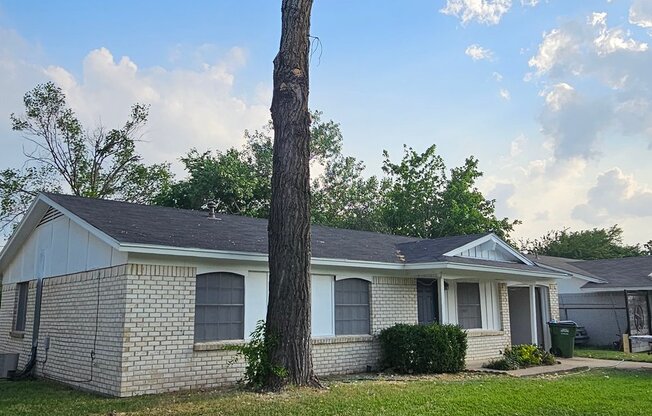 15115 OAKWOOD LN