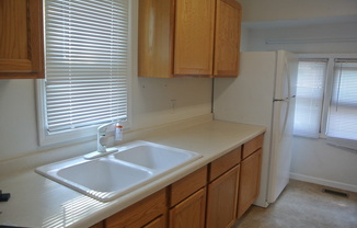 2 beds, 1 bath, $1,095