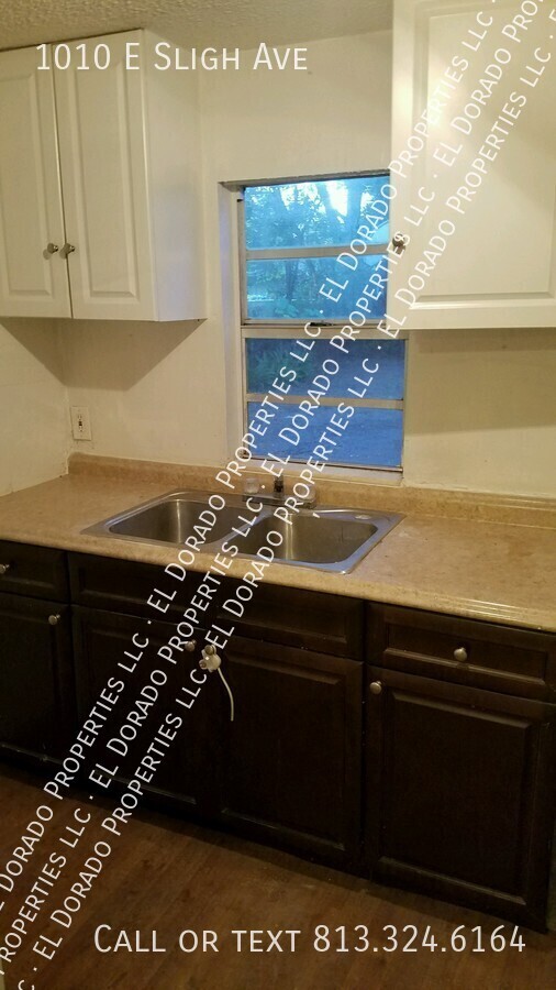 1010 E SLIGH AVE