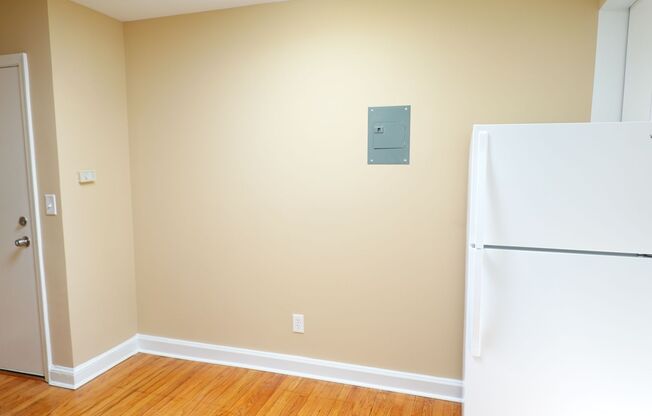 8415 Flower Avenue SPRING PARK PROPERTIES, LLC