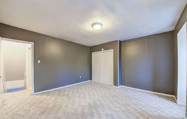 2 beds, 1 bath, $1,299, Unit Apt 3