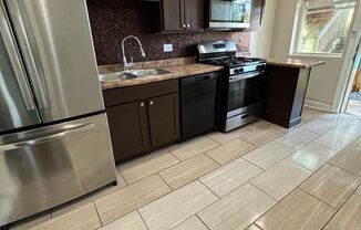 702-704 E 50th Pl