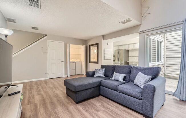 1 bed, 1 bath, $1,700, Unit # B