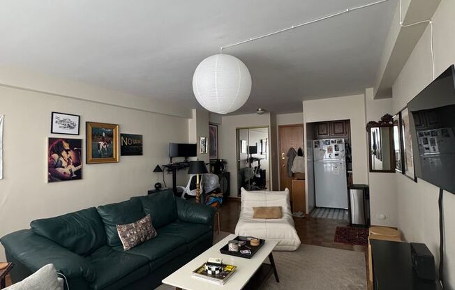 1 bed, 1 bath, 700 sqft, $1,725, Unit 418-0804