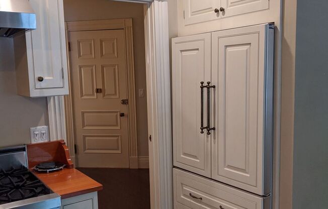 1 bed, 1 bath, $3,500, Unit #3
