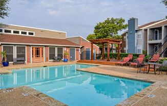 Oak Tree Village Apartments Pool