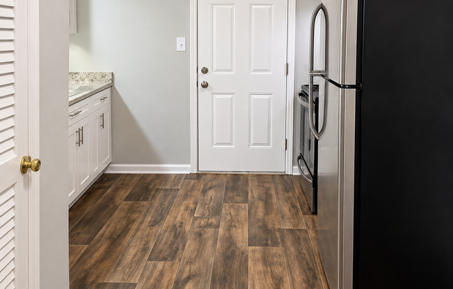 5909 Lone Oak