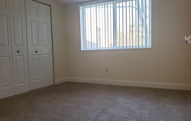 3 beds, 2 baths, 1,300 sqft, $2,375, Unit 3331 #203