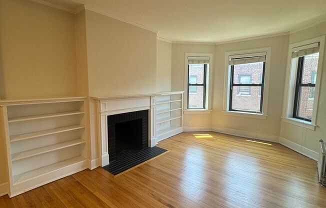 Updated Apartments Located at 800 Michigan