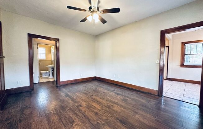 2 beds, 1 bath, $1,295