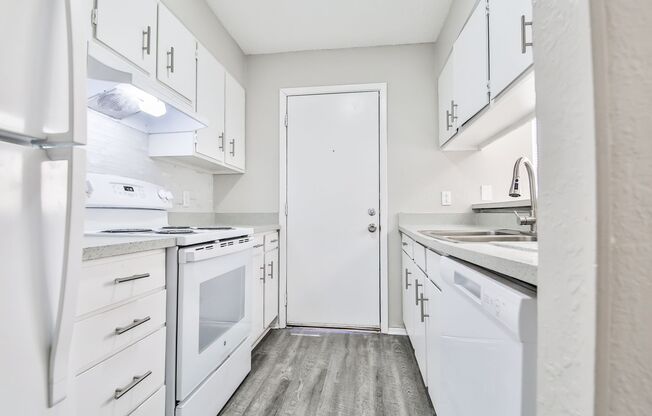 2 beds, 1 bath, 990 sqft, $995, Unit H3