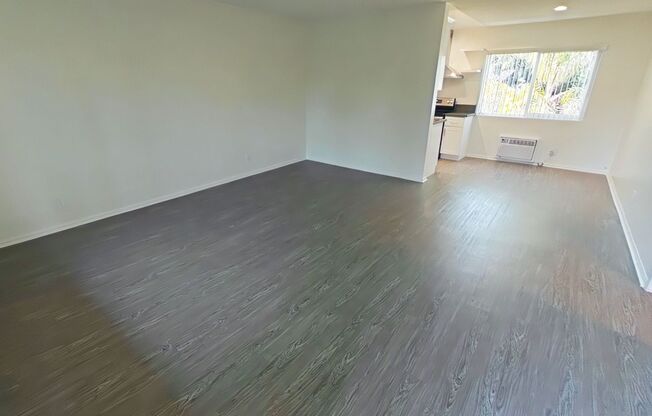 1 bed, 1 bath, 675 sqft, $1,975, Unit 28