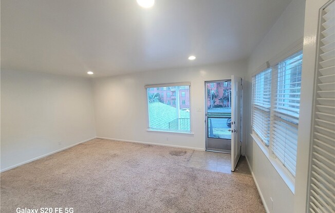 7263 W MANCHESTER AVE