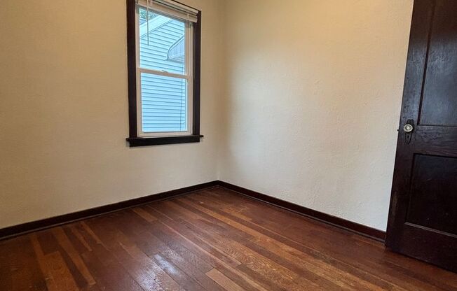 2 beds, 1 bath, $1,045