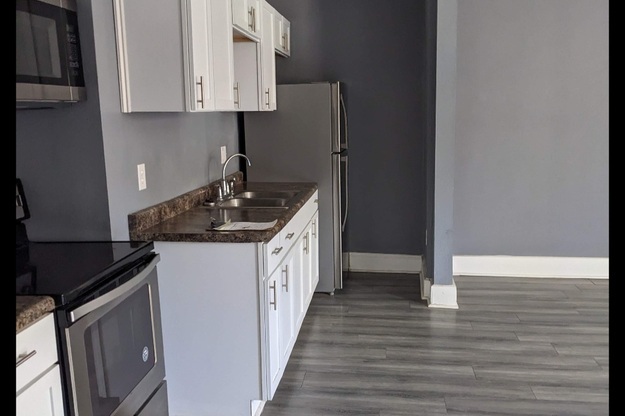 1703 5 E MICHIGAN ST