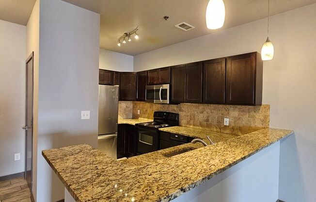 1 bed, 1 bath, 702 sqft, $1,295, Unit 108