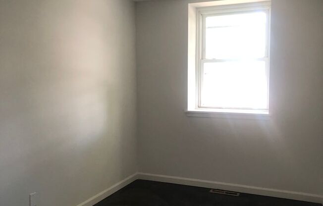 Charming & Move-In Ready Home in Baltimore!