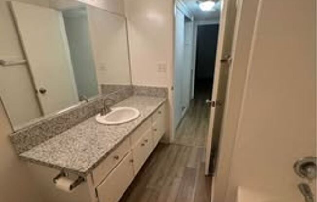 1 bed, 1 bath, $1,945, Unit 215