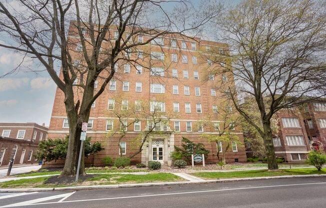 Lakemore Apartments