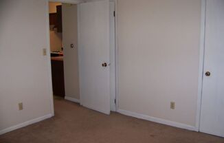 1 bed, 1 bath, $660, Unit C20