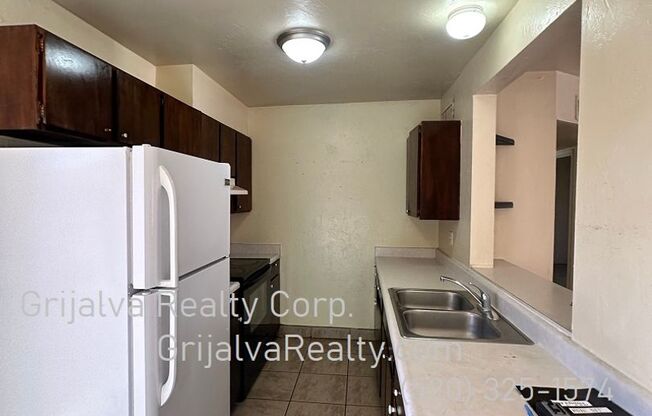 2 beds, 1 bath, 825 sqft, $1,195, Unit 2433