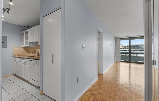 1 bed, 1 bath, 850 sqft, $3,500, Unit 703