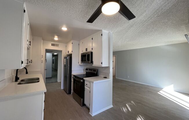 1 bed, 1 bath, 700 sqft, $1,698, Unit 112