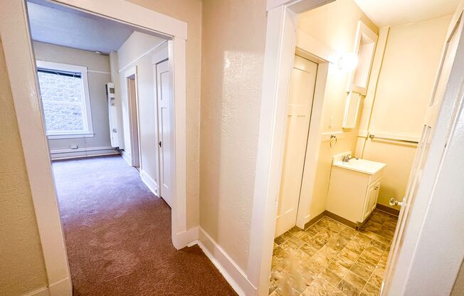 Studio, 1 bath, 450 sqft, $1,295, Unit 003