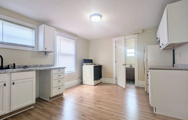 2 beds, 1 bath, $895, Unit #1