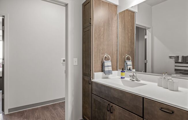 4 beds, 2 baths, 1,181 sqft, $3,312, Unit 711