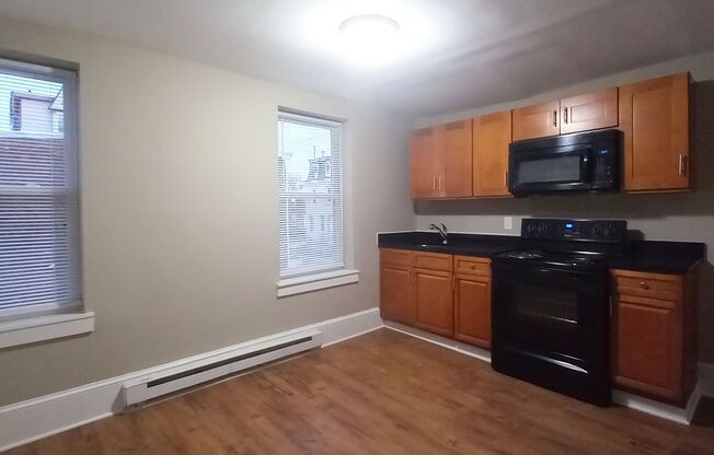 1 bed, 1 bath, 443 sqft, $835, Unit #2