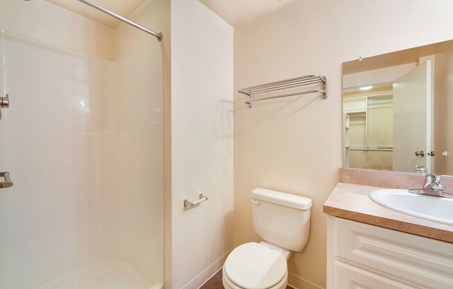 Studio, 1 bath, 325 sqft, $935, Unit 210