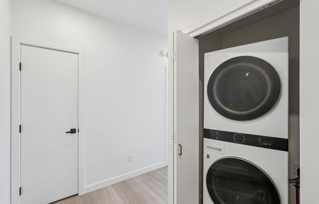 2 beds, 1 bath, 786 sqft, $1,917, Unit 301