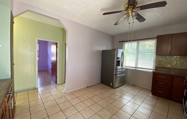 3 beds, 1 bath, 850 sqft, $2,485, Unit E Upstairs