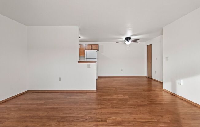 2 beds, 1 bath, 800 sqft, $1,099