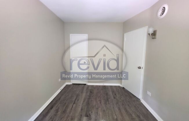 2 beds, 1 bath, 752 sqft, $995, Unit 1300-7