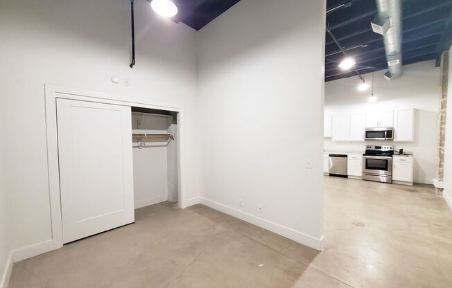 1 bed, 1 bath, 556 sqft, $930, Unit A205