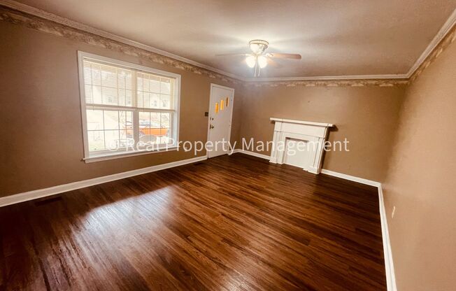 2 beds, 1 bath, $825