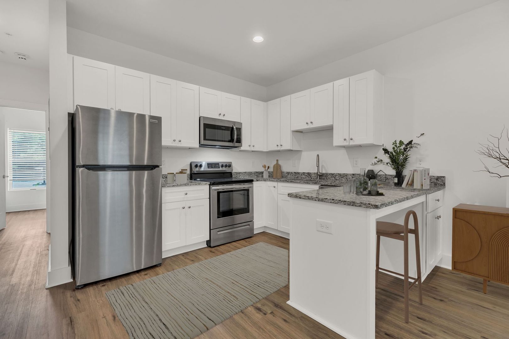 1 Bed 1 Bath Condo Minutes to Downtown w/ Water, W/D & Dedicated Parking $1150