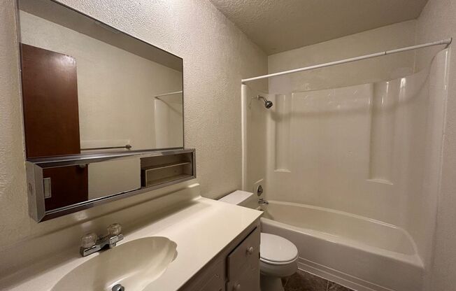 1 bed, 1 bath, $1,225, Unit 219