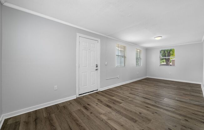 7707 N. Huntley Ave