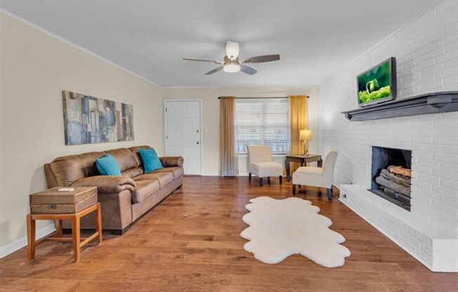 Charming 2 bedroom 2 bath furnished condo in desirable Brookside.
