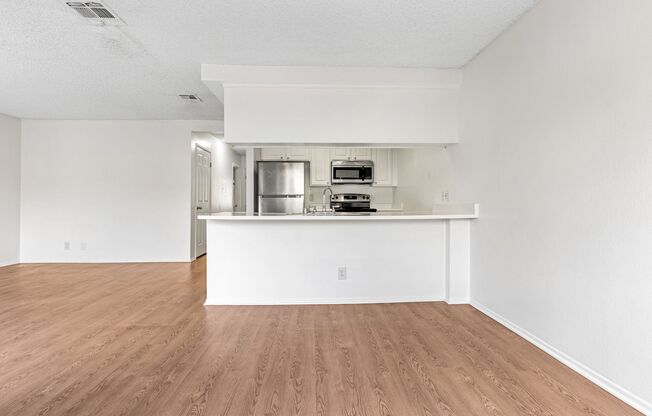 2 beds, 2 baths, 1,008 sqft, $2,600
