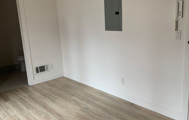 Studio, 1 bath, 240 sqft, $2,000, Unit 206