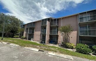 2br - 1000ft2 - Affordable UPTOWN AREA 2 Full Suite UNIT ! WHY PAY MORE?
