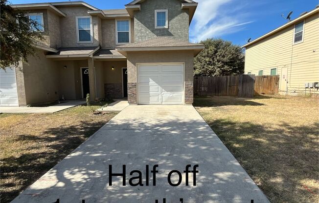 Cute townhome in the Selma/Live Oak