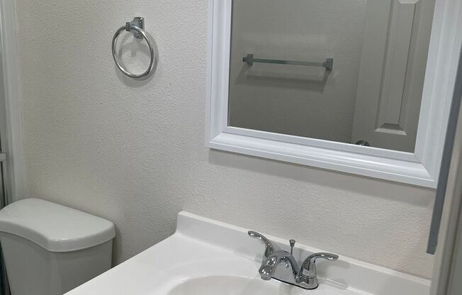 2 beds, 2 baths, 925 sqft, $2,500, Unit 42