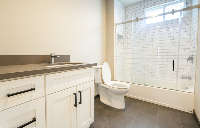 1435-1437 19th Avenue