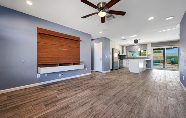2701 E VILLA RITA DR