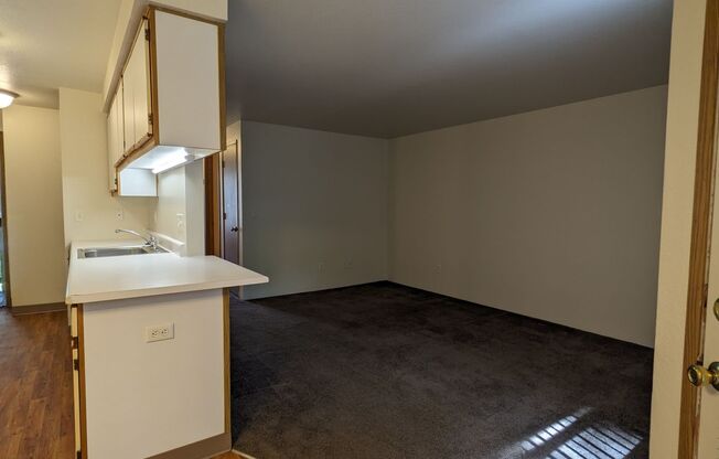 1 bed, 1 bath, 650 sqft, $1,225, Unit 4048